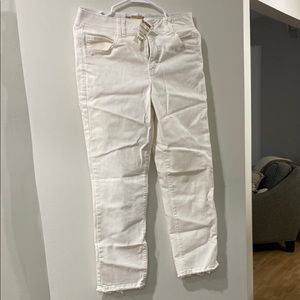 Democracy White Straight Leg Cropped Jeans with Frayed Hem NWT